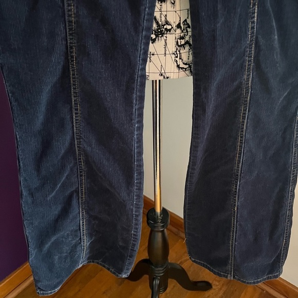 AMERICAN Eagle Corduroy Jeans - Picture 3 of 8